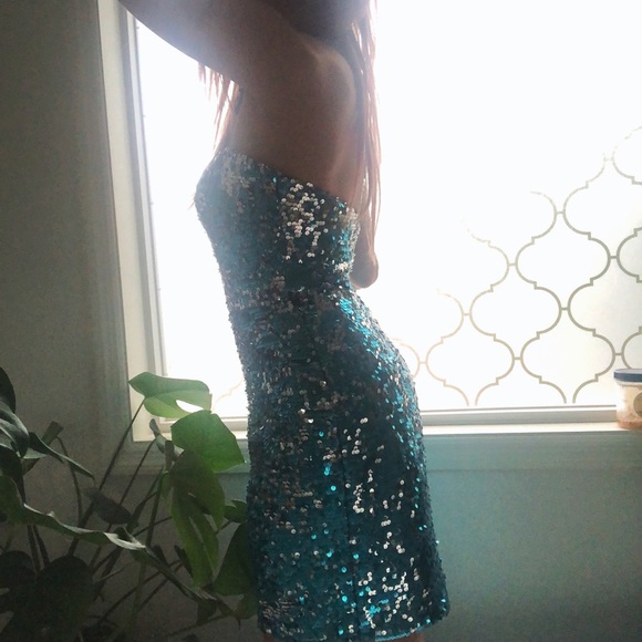 80’s bombshell mini - Picture 3 of 7